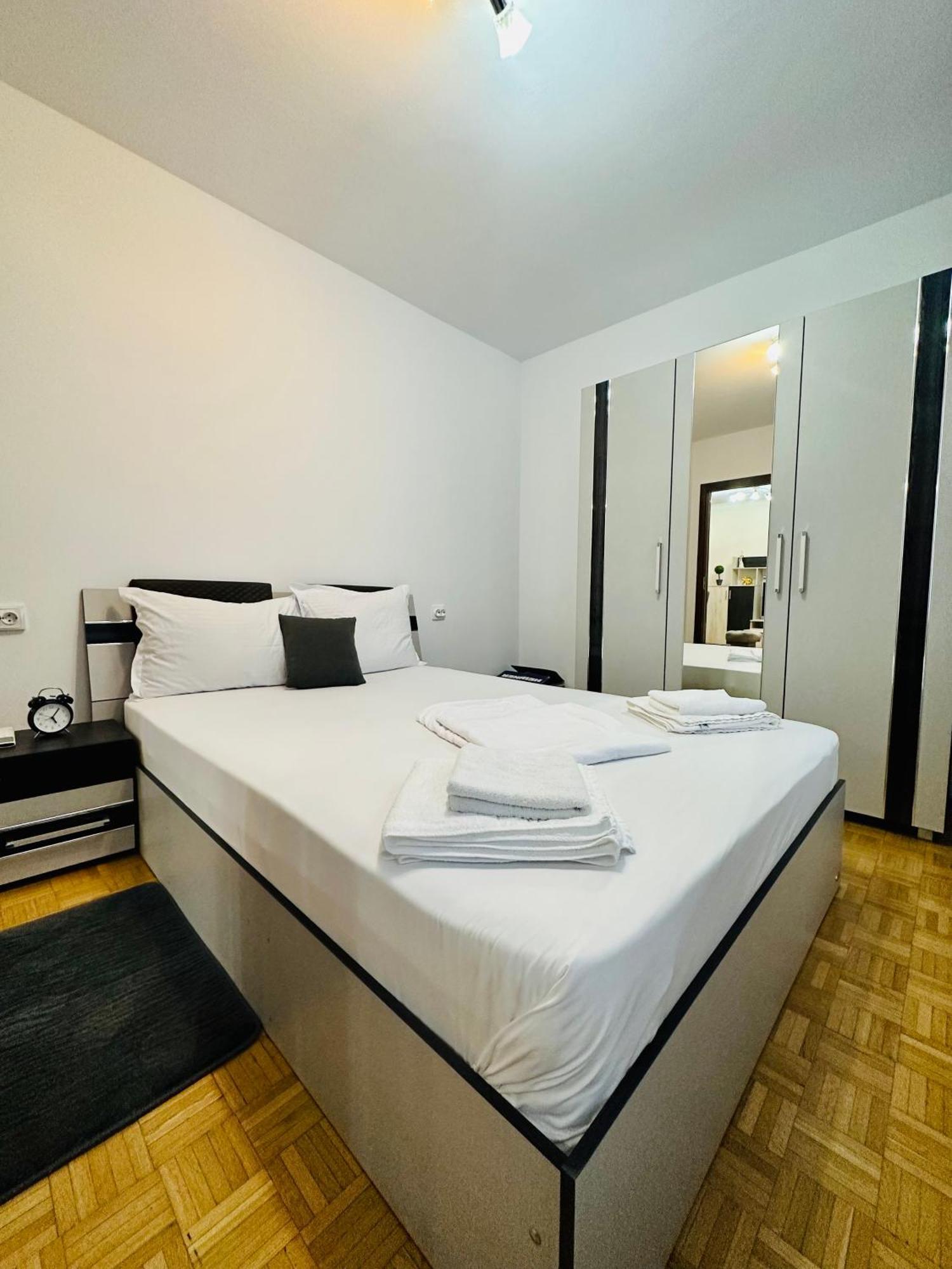 Chic Comfort 1Bdr With Landmark View - Concerthall Bükreş Dış mekan fotoğraf